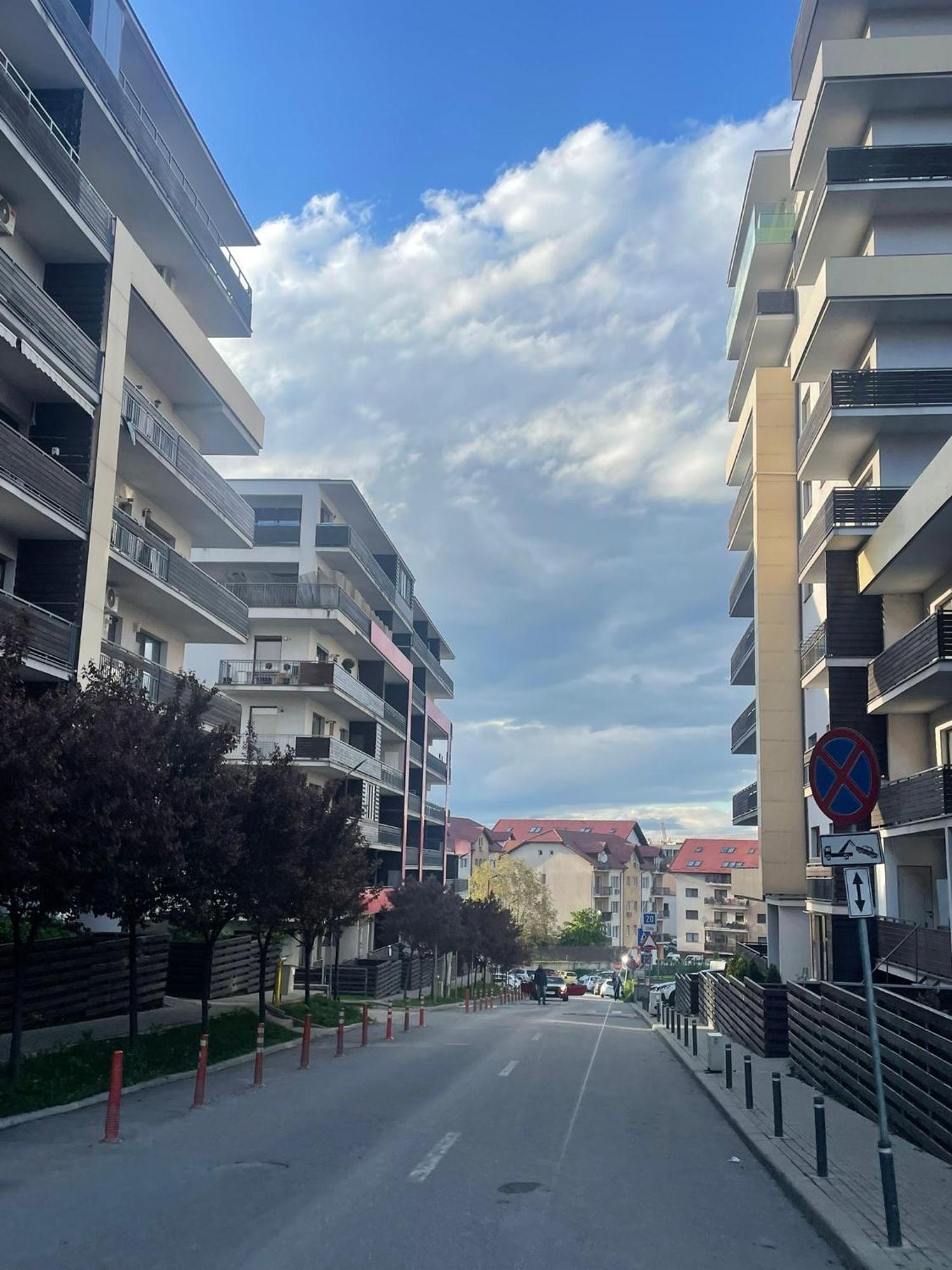 Cozy Apartment With Free Parking Клуж-Напока Экстерьер фото