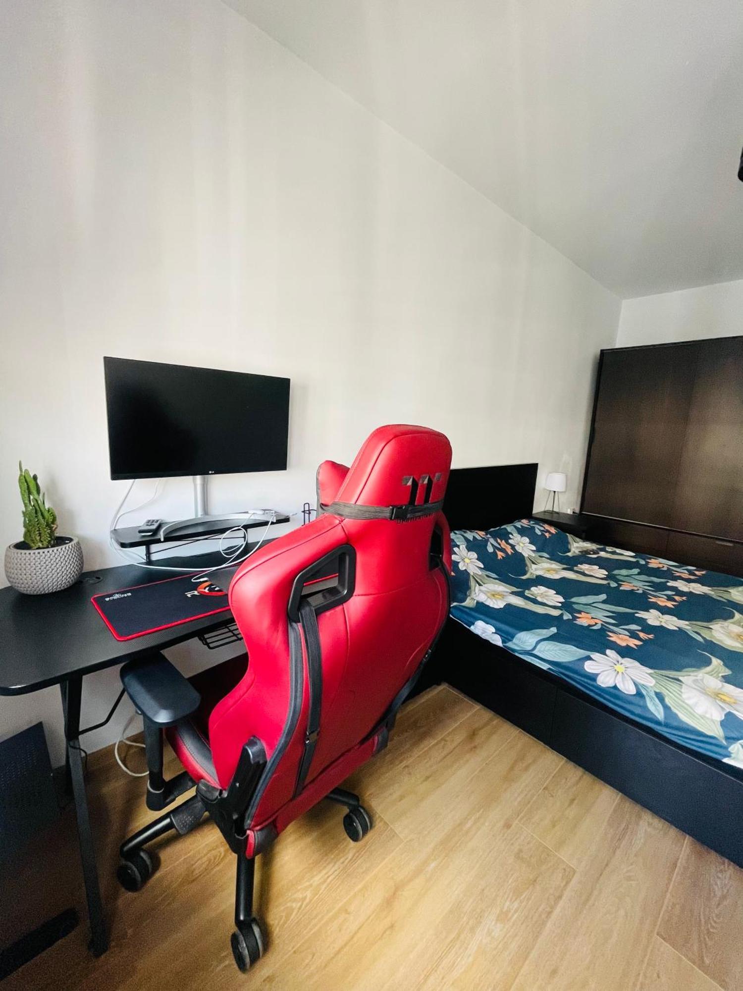 Cozy Apartment With Free Parking Клуж-Напока Экстерьер фото